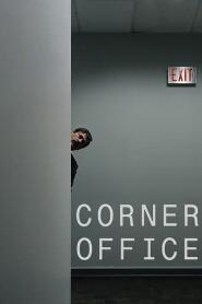 Assistir Corner Office online
