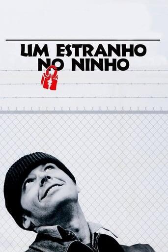 Assistir Um Estranho no Ninho online